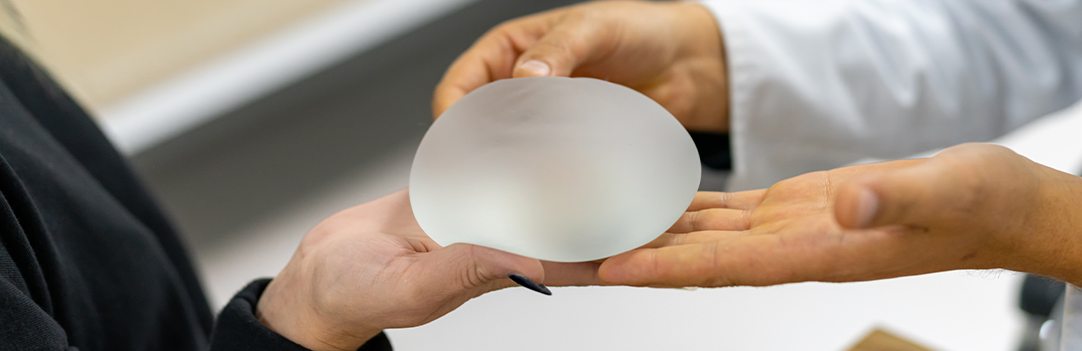 Ska man välja koksalt eller silikonfyllda implantat?
