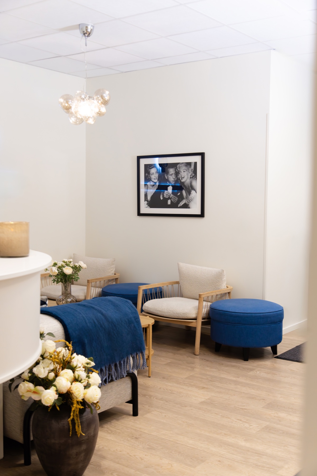 Läkare i samtal med patient på kliniken